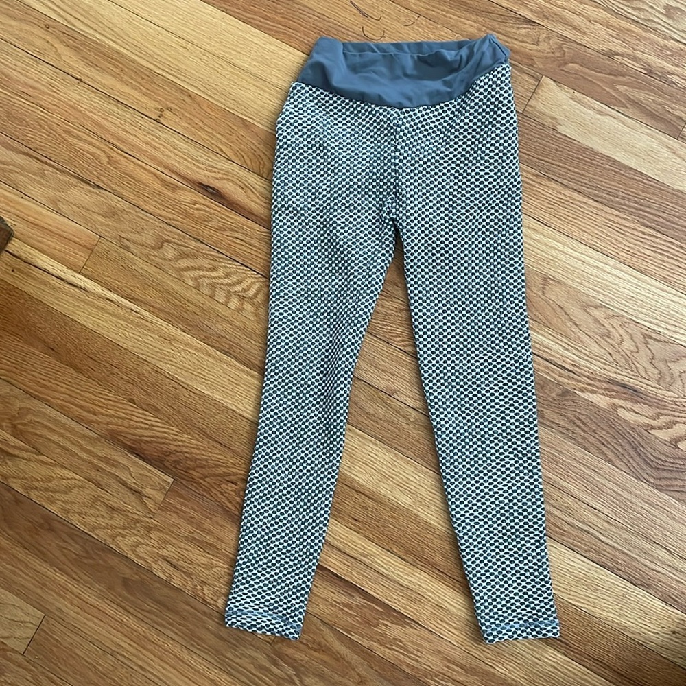 High wasted gray and white leggings